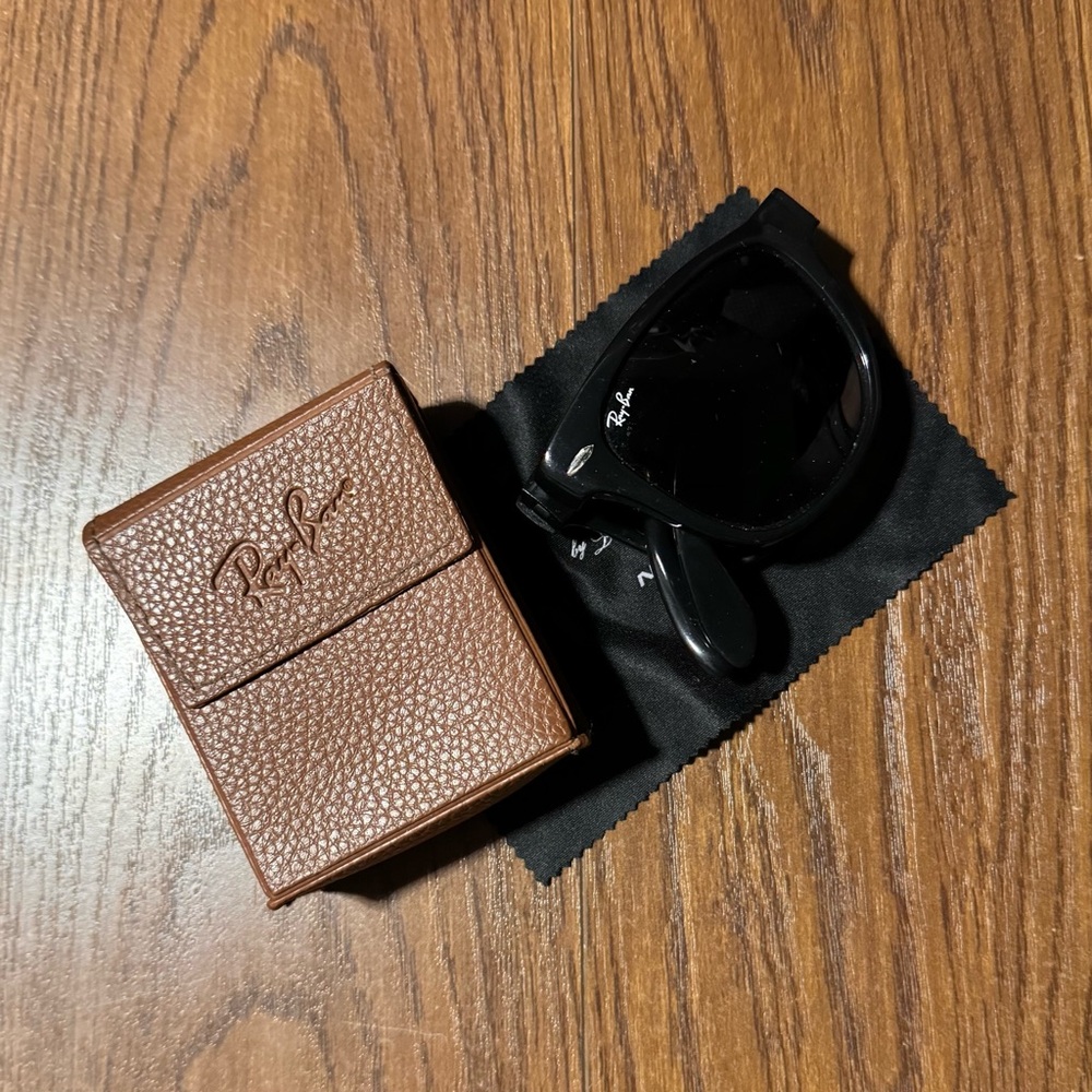 Ray-Ban Foldable Black Sunglasses with Brown Leather Case - Picture 2 of 14